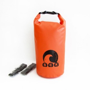 DRY-10L_SCK_10L_dry_bag_orange_shoulder-straps_1-800x8001
