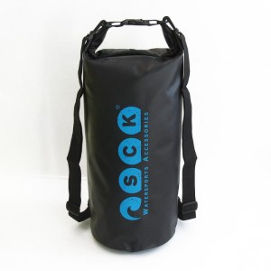 DRY-20L-BK_SCK_20L_dry_bag_black_shoulder-straps_2-800x800