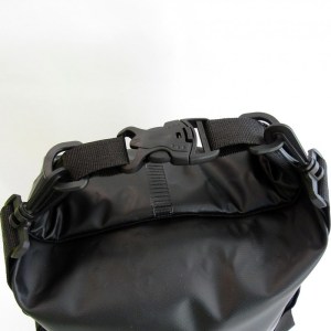 DRY-20L-BK_SCK_20L_dry_bag_black_shoulder-straps_3-800x800
